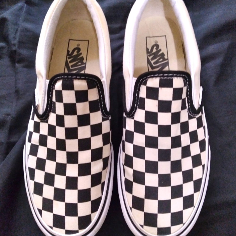 Brand new Vans checkered platform slip ons
